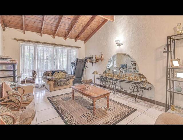 3 BEDROOM HOUSE FOR SALE IN NORTHDENE